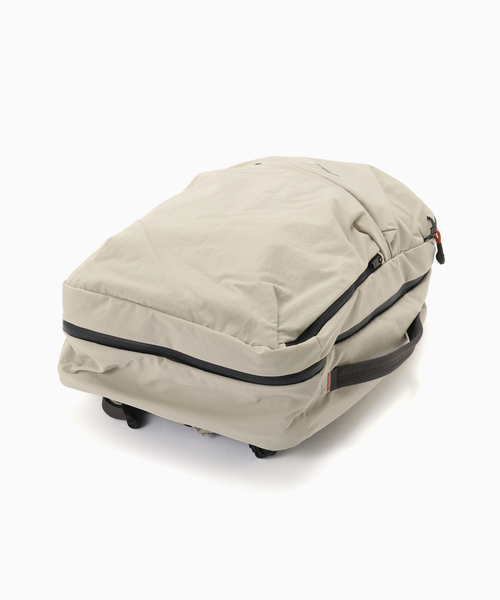 417 EDIFICE(フォーワンセブンエディフィス)の「BELLROY Lite Travel Pack 30L(バックパック/リュック・メンズ・チャコールグレー・FREE)」の15枚目の写真