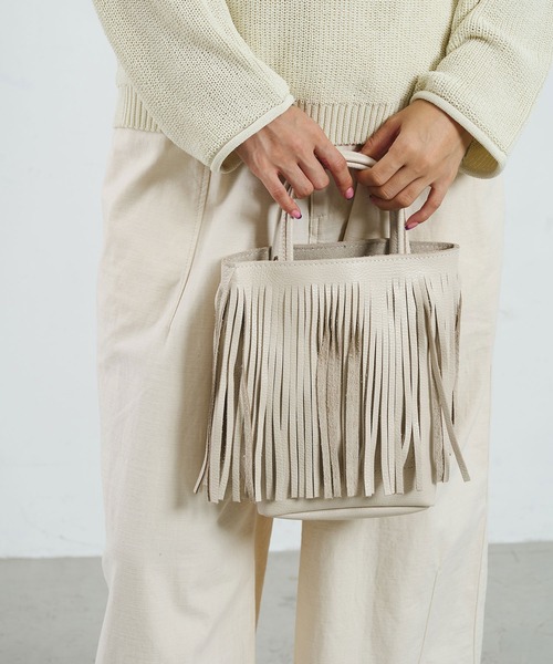ROSE BUD(ローズバッド)の「MILLELA FIRENZE/FRINGE MINI TOTE(ショルダーバッグ・レディース・オフホワイト/ブラック・ONE SIZE)」の10枚目の写真