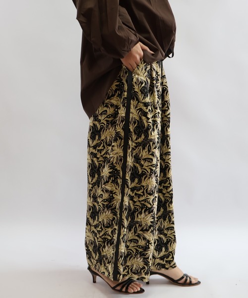 etre relie(エトレリー)の「ZOZO限定 セミシアーウエストリブワイドパンツ(その他パンツ・レディース・ブルー系その他3/ブラック系その他・MEDIUM)」の3枚目の写真
