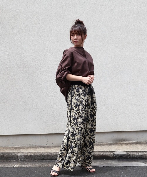 etre relie(エトレリー)の「ZOZO限定 セミシアーウエストリブワイドパンツ(その他パンツ・レディース・ブルー系その他3/ブラック系その他・MEDIUM)」の8枚目の写真