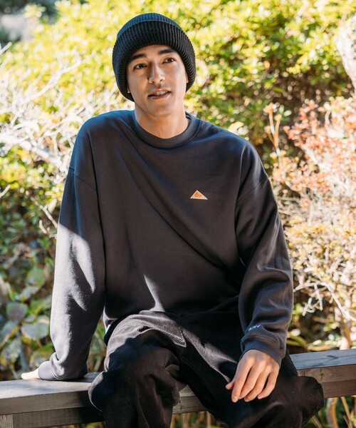 KELTY（ケルティ）の「KELTY/ケルティ 限定展開 KELTY×FREAK'S STORE/ケルティ 別注 ワンポイント ヴィンテージロゴ クルーネックスウェット（スウェット・メンズ・チャコールグレー/ネイビー/ライトグレー/ブラック/ベージュ/オフホワイト/ブラウン・SMALL/MEDIUM/LARGE/X-LARGE）」の3枚目の写真