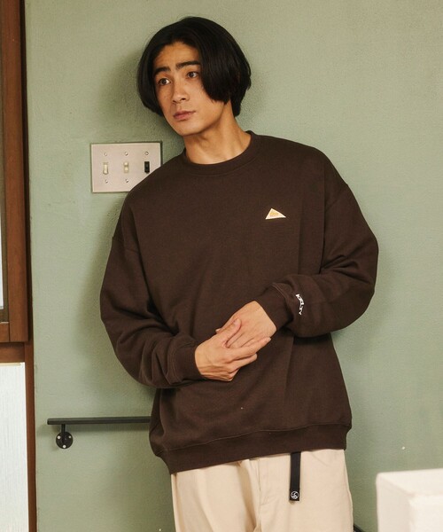 KELTY（ケルティ）の「KELTY/ケルティ 限定展開 KELTY×FREAK'S STORE/ケルティ 別注 ワンポイント ヴィンテージロゴ クルーネックスウェット（スウェット・メンズ・チャコールグレー/ネイビー/ライトグレー/ブラック/ベージュ/オフホワイト/ブラウン・SMALL/MEDIUM/LARGE/X-LARGE）」の16枚目の写真