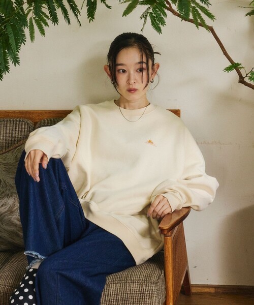 KELTY（ケルティ）の「KELTY/ケルティ 限定展開 KELTY×FREAK'S STORE/ケルティ 別注 ワンポイント ヴィンテージロゴ クルーネックスウェット（スウェット・メンズ・チャコールグレー/ネイビー/ライトグレー/ブラック/ベージュ/オフホワイト/ブラウン・SMALL/MEDIUM/LARGE/X-LARGE）」の19枚目の写真
