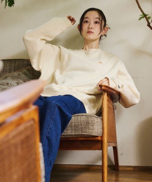 KELTY（ケルティ）の「KELTY/ケルティ 限定展開 KELTY×FREAK'S STORE/ケルティ 別注 ワンポイント ヴィンテージロゴ クルーネックスウェット（スウェット・メンズ・チャコールグレー/ネイビー/ライトグレー/ブラック/ベージュ/オフホワイト/ブラウン・SMALL/MEDIUM/LARGE/X-LARGE）」の21枚目の写真