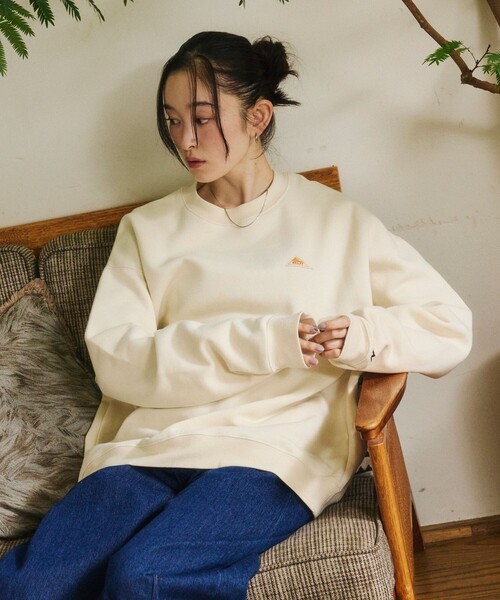 KELTY（ケルティ）の「KELTY/ケルティ 限定展開 KELTY×FREAK'S STORE/ケルティ 別注 ワンポイント ヴィンテージロゴ クルーネックスウェット（スウェット・メンズ・チャコールグレー/ネイビー/ライトグレー/ブラック/ベージュ/オフホワイト/ブラウン・SMALL/MEDIUM/LARGE/X-LARGE）」の22枚目の写真