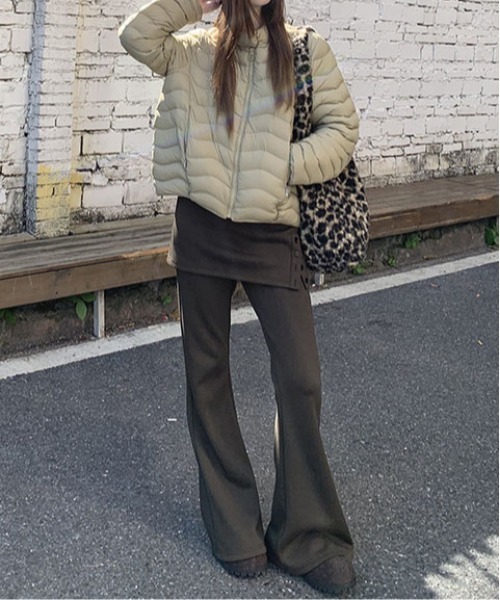 ＆soiree（アンドソワレ）の「サイドボタンスカートレイヤードフレアパンツ（その他パンツ・レディース・ブラック/グレー/ブラウン/カーキ・SMALL/MEDIUM/LARGE）」の4枚目の写真