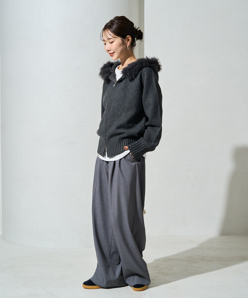 FREAK'S STORE(フリークスストア)の「限定展開 2WAY ファー付き フード Wジップ ニット パーカー(カーディガン/ボレロ・レディース・ブラウン/チャコールグレー/ベージュ・フリ-)」の18枚目の写真