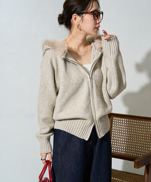 FREAK'S STORE(フリークスストア)の「限定展開 2WAY ファー付き フード Wジップ ニット パーカー(カーディガン/ボレロ・レディース・ブラウン/チャコールグレー/ベージュ・フリ-)」の21枚目の写真