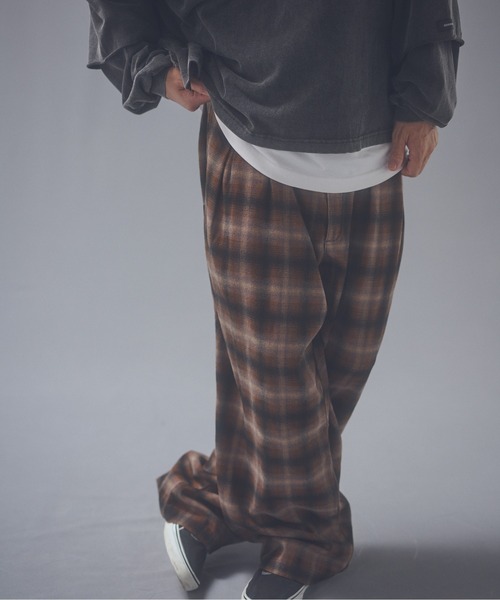 ADAM PATEK(アダムパテック)の「ADAMPATEK/brushed shade ombrecheck easytrouser/チェックパンツ(スラックス・メンズ・ブラウン/グリーン・1/2)」の4枚目の写真