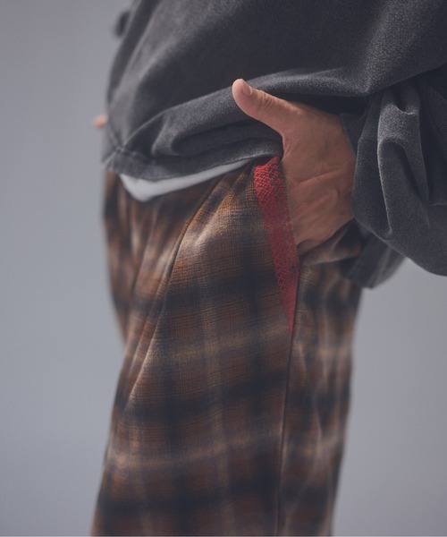 ADAM PATEK(アダムパテック)の「ADAMPATEK/brushed shade ombrecheck easytrouser/チェックパンツ(スラックス・メンズ・ブラウン/グリーン・1/2)」の6枚目の写真