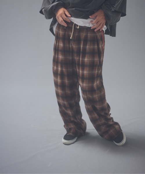 ADAM PATEK(アダムパテック)の「ADAMPATEK/brushed shade ombrecheck easytrouser/チェックパンツ(スラックス・メンズ・ブラウン/グリーン・1/2)」の3枚目の写真