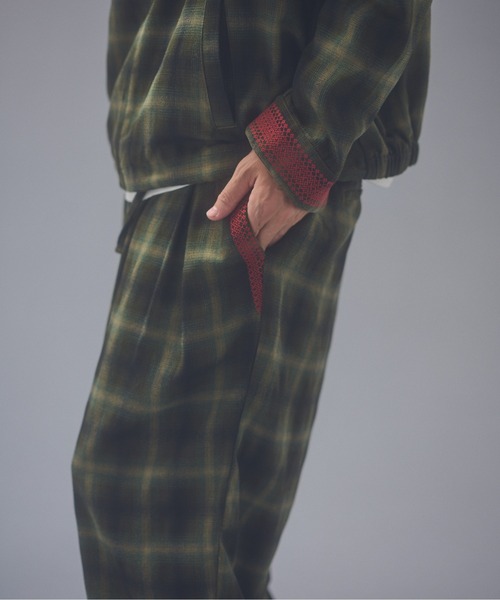 ADAM PATEK(アダムパテック)の「ADAMPATEK/brushed shade ombrecheck easytrouser/チェックパンツ(スラックス・メンズ・ブラウン/グリーン・1/2)」の12枚目の写真