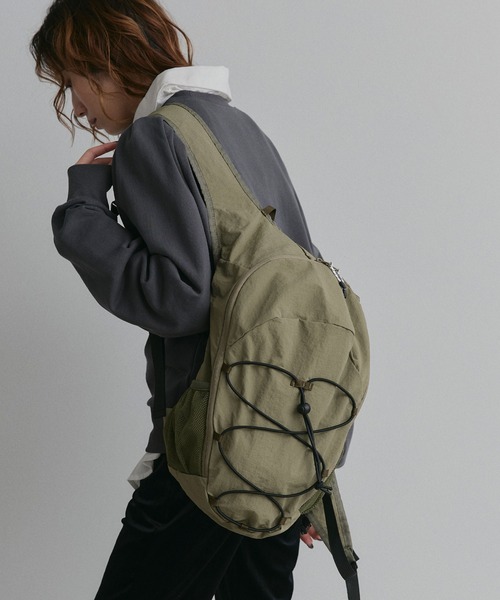 ad thie(アドティエ)の「クロスコード ナイロン バックパック(バックパック/リュック・レディース・カーキ/ネイビー/ブラック/ブラウン・FREE)」の3枚目の写真