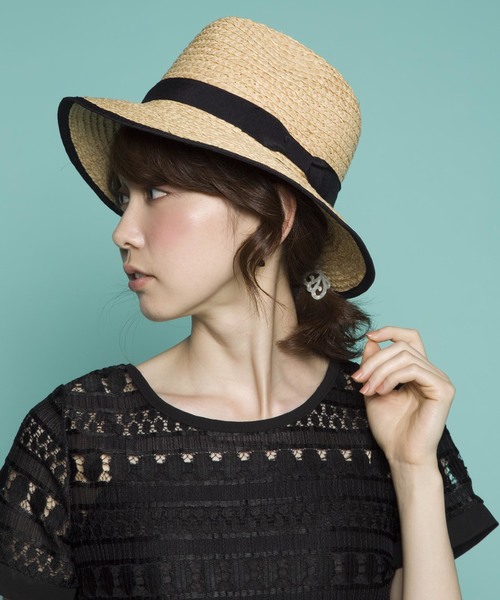 PLAIN CLOTHING（プレーンクロージング）の「シンプルストローハット　【PLAIN CLOTHING】（ハット・レディース・ブラック/ナチュラル・FREE）」の2枚目の写真