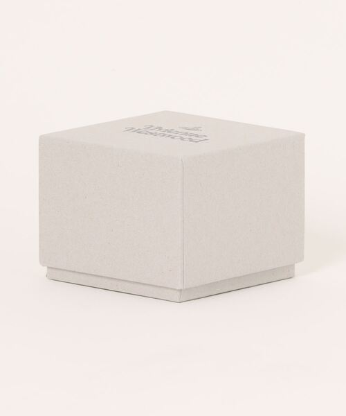 Vivienne Westwood（ヴィヴィアンウエストウッド）の「MINI BAS RELIEF EARRINGS（ピアス（両耳用）・レディース・シルバー/ゴールド系その他/ブラック/ピンクゴールド/パープル/ゴールド系その他2/シルバー系その他/イエロー/ゴールド/シルバー系2/PINK/シルバー×ブルー/シルバー系その他3/ピンク系その他・FREE）」の19枚目の写真