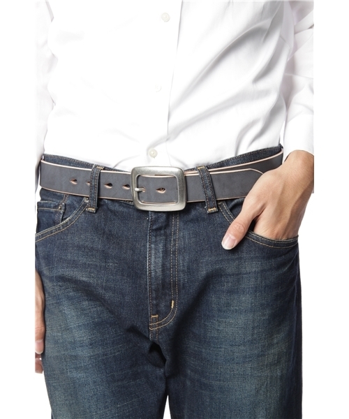 BEAMS(ビームス)の「BEAMS / ブライドルレザーベルト(ベルト・メンズ・ブラック/ベージュ/ダークブラウン・MEDIUM/LARGE)」の6枚目の写真