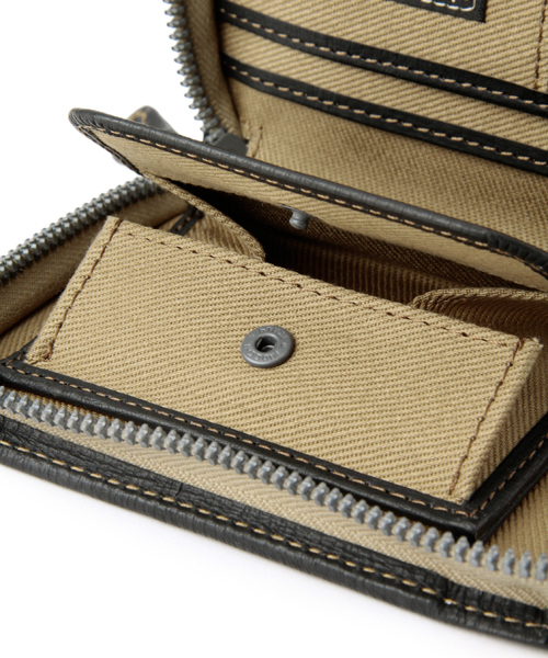 LUGGAGE LABEL（ラゲッジレーベル）の「LUGGAGE LABEL OFFICER