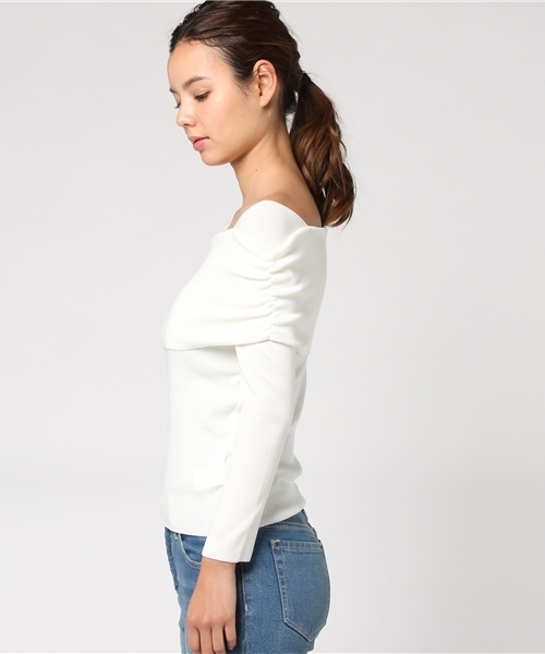 SWINGLE（スウィングル）の「ダブルオフショル風ニットプルオーバー◆（ニット/セーター・レディース・オフホワイト/ライトグレー/ラベンダー/ネイビー・SMALL）」の6枚目の写真