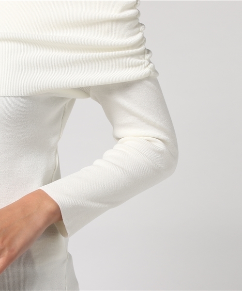 SWINGLE（スウィングル）の「ダブルオフショル風ニットプルオーバー◆（ニット/セーター・レディース・オフホワイト/ライトグレー/ラベンダー/ネイビー・SMALL）」の9枚目の写真