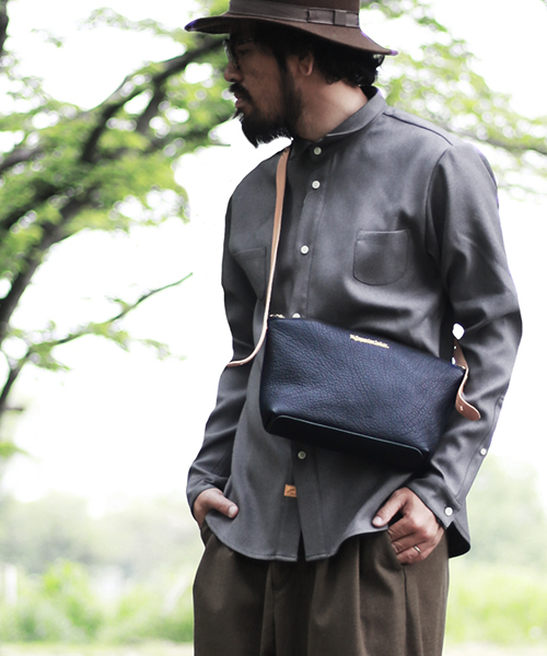 NATAL DESIGN(ネイタルデザイン)の「【ネイタルデザイン】NATAL DESIGN X THE SUPERIOR LABOR LEATHER POUCH / シュペリオルレイバー レザーポーチ(ショルダーバッグ・メンズ・ブラック/グレー/カーキ・FREE)」の12枚目の写真