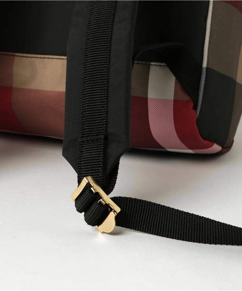 BLUE LABEL CRESTBRIDGE（ブルーレーベルクレストブリッジ）の