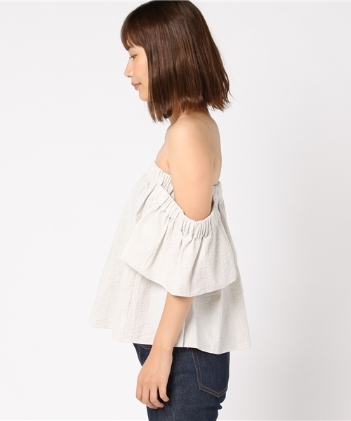 STUDIOUS（ステュディオス）の「オフショルダーコットントップス（Tシャツ/カットソー・レディース・ライトグレー/ネイビー・0）」の4枚目の写真