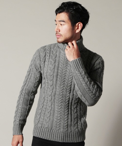 THE CASUAL（カジュアル）の「5GGアクリルフィッシャーマンケーブルタートルネックニット（ニット/セーター・メンズ・ブラック系その他/チャコール/ブルー系その他/ワイン/ホワイト系その他/オフホワイト/ブラック/杢グレー/ネイビー/キャメル/グレー系その他/ベージュ/カーキ/ブルー/ブルー系その他2/レッド系その他/インディゴブルー/グリーン/モカ/ホワイト/グレー系その他2・L/XL/M/S）」の7枚目の写真