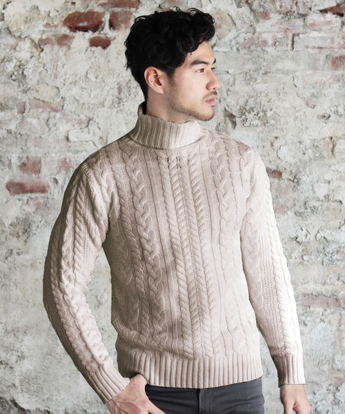 THE CASUAL（カジュアル）の「5GGアクリルフィッシャーマンケーブルタートルネックニット（ニット/セーター・メンズ・ブラック系その他/チャコール/ブルー系その他/ワイン/ホワイト系その他/オフホワイト/ブラック/杢グレー/ネイビー/キャメル/グレー系その他/ベージュ/カーキ/ブルー/ブルー系その他2/レッド系その他/インディゴブルー/グリーン/モカ/ホワイト/グレー系その他2・L/XL/M/S）」の9枚目の写真