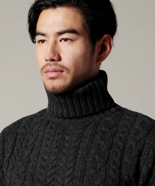 THE CASUAL（カジュアル）の「5GGアクリルフィッシャーマンケーブルタートルネックニット（ニット/セーター・メンズ・ブラック系その他/チャコール/ブルー系その他/ワイン/ホワイト系その他/オフホワイト/ブラック/杢グレー/ネイビー/キャメル/グレー系その他/ベージュ/カーキ/ブルー/ブルー系その他2/レッド系その他/インディゴブルー/グリーン/モカ/ホワイト/グレー系その他2・L/XL/M/S）」の22枚目の写真