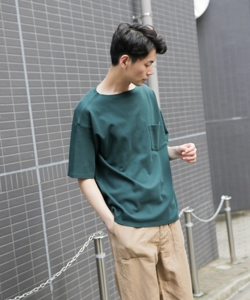 niko and...（ニコアンド）の「ワイドボートネックTシャツ【niko and ...】（Tシャツ/カットソー・メンズ・ホワイト/カーキ/グリーン/ネイビー・MEDIUM/LARGE）」の4枚目の写真