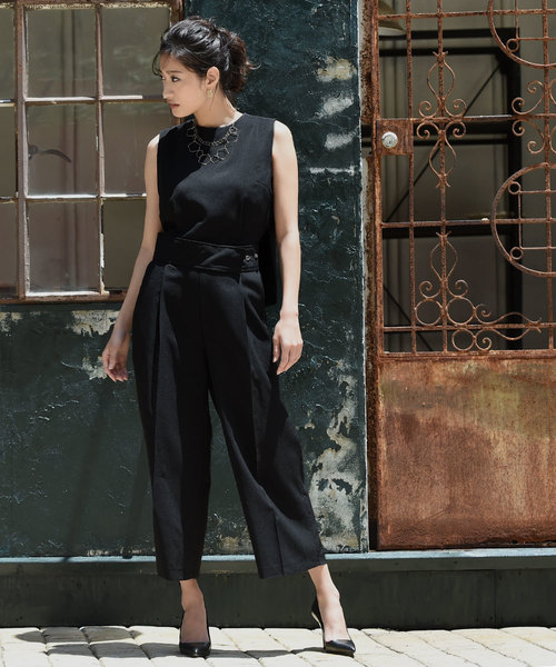 amorous insense（アモラスインセンス）の「センタープレスオールインワン（つなぎ/オールインワン・レディース・ブラック/ベージュ・MEDIUM）」の3枚目の写真