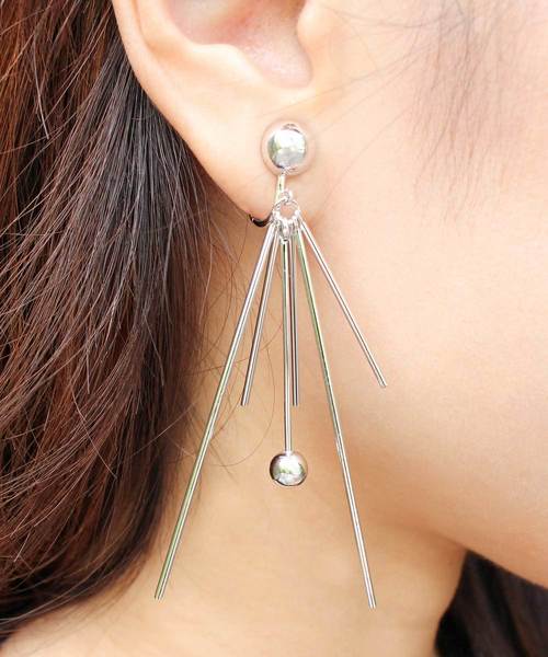 MODE ROBE（モードローブ）の「メタルタッセル ピアス（ピアス（両耳用）・レディース・シルバー/ゴールド・FREE）」の6枚目の写真