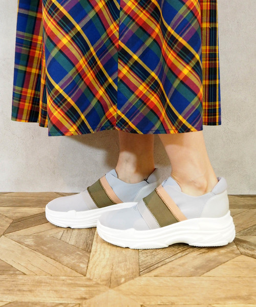 byあしながおじさん（バイアシナガオジサン）の「〈 byあしながおじさん 〉　厚底スリッポン（スニーカー・レディース・ホワイト/ネイビー/ブラック/グレー・L/S/LL/M）」の9枚目の写真