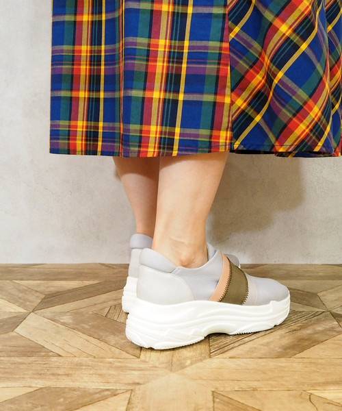 byあしながおじさん（バイアシナガオジサン）の「〈 byあしながおじさん 〉　厚底スリッポン（スニーカー・レディース・ホワイト/ネイビー/ブラック/グレー・L/S/LL/M）」の7枚目の写真