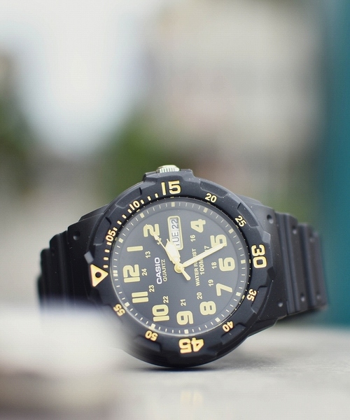 CASIO(カシオ)の「【60】【CASIO(カシオ)】ダイバーアナログ 腕時計(アナログ腕時計・メンズ・ブラック/レッド/オレンジ/ホワイト系その他/ブルー/ブラック系その他/ホワイト/ネイビー/ライトグリーン/ブラック系その他2/ホワイト系その他2/アーミー/ブラウン/イエロー系その他/イエロー/カーキ/ブルー系その他/ブラック系その他3・FREE)」の16枚目の写真