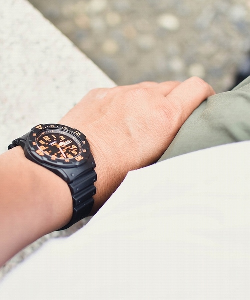 CASIO(カシオ)の「【60】【CASIO(カシオ)】ダイバーアナログ 腕時計(アナログ腕時計・メンズ・ブラック/レッド/オレンジ/ホワイト系その他/ブルー/ブラック系その他/ホワイト/ネイビー/ライトグリーン/ブラック系その他2/ホワイト系その他2/アーミー/ブラウン/イエロー系その他/イエロー/カーキ/ブルー系その他/ブラック系その他3・FREE)」の18枚目の写真