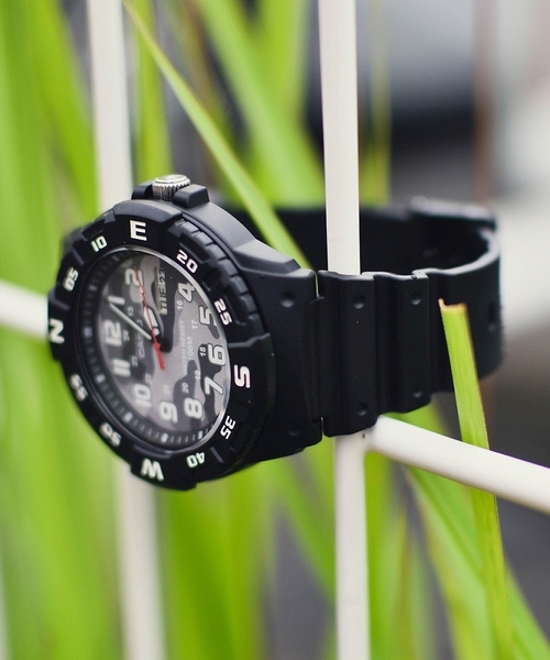 CASIO(カシオ)の「【60】【CASIO(カシオ)】ダイバーアナログ 腕時計(アナログ腕時計・メンズ・ブラック/レッド/オレンジ/ホワイト系その他/ブルー/ブラック系その他/ホワイト/ネイビー/ライトグリーン/ブラック系その他2/ホワイト系その他2/アーミー/ブラウン/イエロー系その他/イエロー/カーキ/ブルー系その他/ブラック系その他3・FREE)」の6枚目の写真