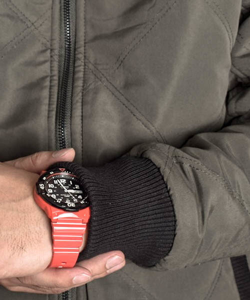 CASIO(カシオ)の「【60】【CASIO(カシオ)】ダイバーアナログ 腕時計(アナログ腕時計・メンズ・ブラック/レッド/オレンジ/ホワイト系その他/ブルー/ブラック系その他/ホワイト/ネイビー/ライトグリーン/ブラック系その他2/ホワイト系その他2/アーミー/ブラウン/イエロー系その他/イエロー/カーキ/ブルー系その他/ブラック系その他3・FREE)」の22枚目の写真