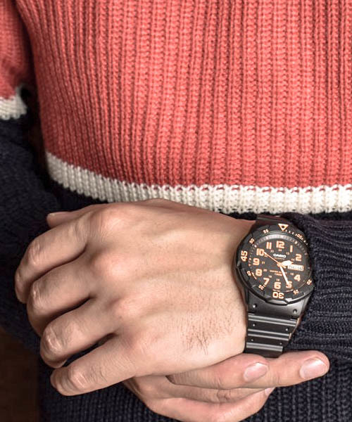 CASIO(カシオ)の「【60】【CASIO(カシオ)】ダイバーアナログ 腕時計(アナログ腕時計・メンズ・ブラック/レッド/オレンジ/ホワイト系その他/ブルー/ブラック系その他/ホワイト/ネイビー/ライトグリーン/ブラック系その他2/ホワイト系その他2/アーミー/ブラウン/イエロー系その他/イエロー/カーキ/ブルー系その他/ブラック系その他3・FREE)」の21枚目の写真