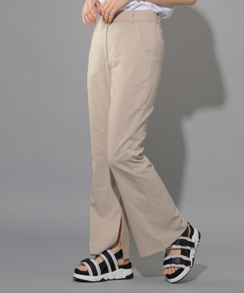 PAGEBOY(ページボーイ)の「ストレッチフレアパンツ(その他パンツ・レディース・ブラック/アイボリー/レッド・SMALL/MEDIUM)」の1枚目の写真