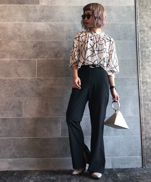 PAGEBOY(ページボーイ)の「ストレッチフレアパンツ(その他パンツ・レディース・ブラック/アイボリー/レッド・SMALL/MEDIUM)」の12枚目の写真