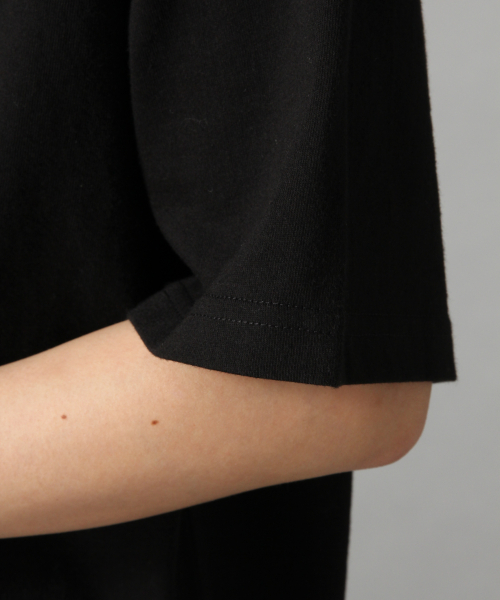 LOWRYS FARM（ローリーズファーム）の「チビロゴＴＥＥ　837987（Tシャツ/カットソー・レディース・ブラック/ベージュ/オフホワイト/パープル・FREE）」の8枚目の写真