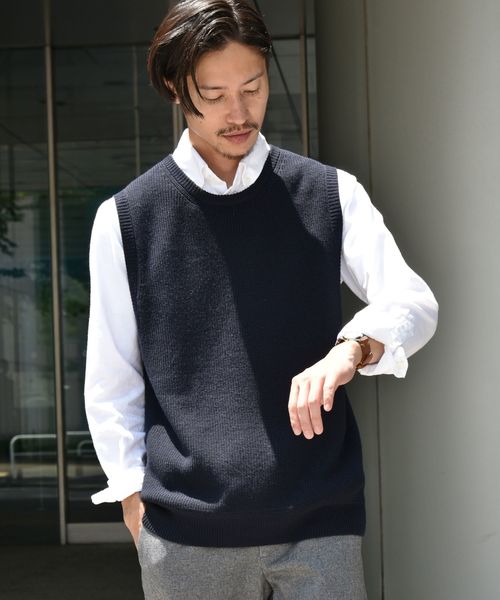 SHIPS（シップス）の「SC: WOOLMARK マシンウォッシュ対応 畔編み クルーネック ニット ベスト（ベスト・メンズ・オリーブ/ネイビー/ベージュ・LARGE/SMALL/X-LARGE/MEDIUM）」の17枚目の写真
