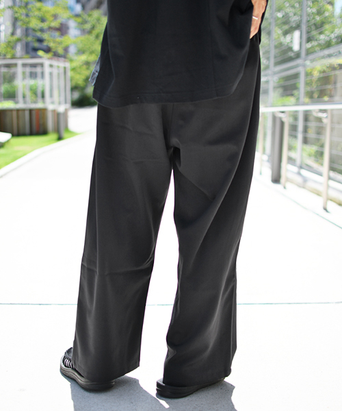 kutir（クティール）の「1タック切り替えワイドパンツ（その他パンツ・メンズ・ブラック/ベージュ/ボルドー・SMALL/MEDIUM/LARGE）」の9枚目の写真