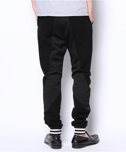 yoshiokubo（ヨシオクボ）の「yoshio kubo ×MIDWEST 別注 シャーリング切替スエットパンツ（その他パンツ・メンズ・ブラック・1/2）」の7枚目の写真