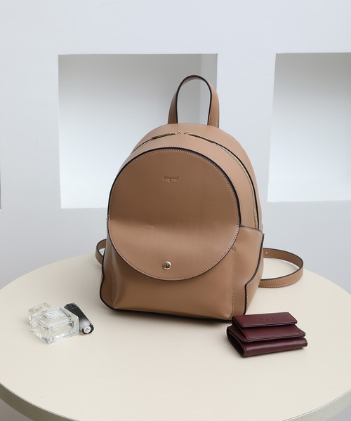 Ungrid（アングリッド）の「【Ungrid/アングリッド】　スムースシンプルリュック（バックパック/リュック・レディース・ブラック/アイボリー/キャメル/ダークブラウン/ワイン/カーキ/ベージュ系その他/ベージュ/オリーブ/レッド/スモークピンク/ダークベージュ/ブルー系その他・FREE）」の6枚目の写真