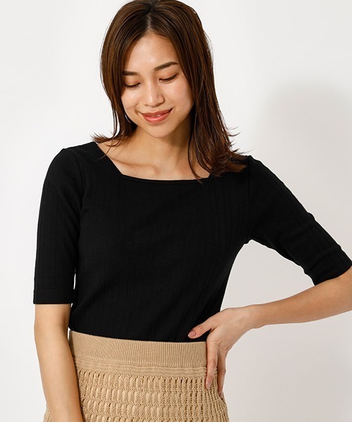 AZUL by moussy（アズールバイマウジー）の「2WAY RIB CUT TOPS/2WAYリブカットトップス【MOOK52掲載 90455】（Tシャツ/カットソー・レディース・ライトパープル/ブラック/ホワイト系その他/オフホワイト/ライトカーキ・LARGE/SMALL/MEDIUM）」の4枚目の写真