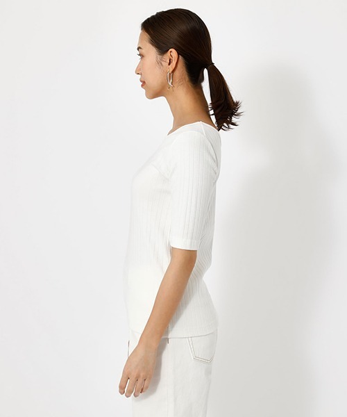 AZUL by moussy（アズールバイマウジー）の「2WAY RIB CUT TOPS/2WAYリブカットトップス【MOOK52掲載 90455】（Tシャツ/カットソー・レディース・ライトパープル/ブラック/ホワイト系その他/オフホワイト/ライトカーキ・LARGE/SMALL/MEDIUM）」の9枚目の写真