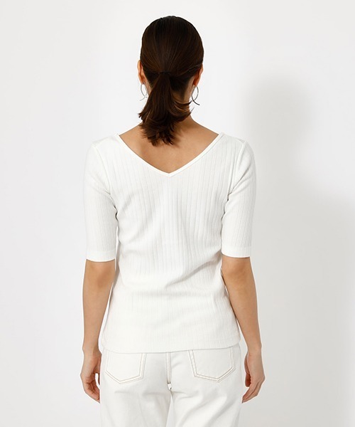 AZUL by moussy（アズールバイマウジー）の「2WAY RIB CUT TOPS/2WAYリブカットトップス【MOOK52掲載 90455】（Tシャツ/カットソー・レディース・ライトパープル/ブラック/ホワイト系その他/オフホワイト/ライトカーキ・LARGE/SMALL/MEDIUM）」の10枚目の写真