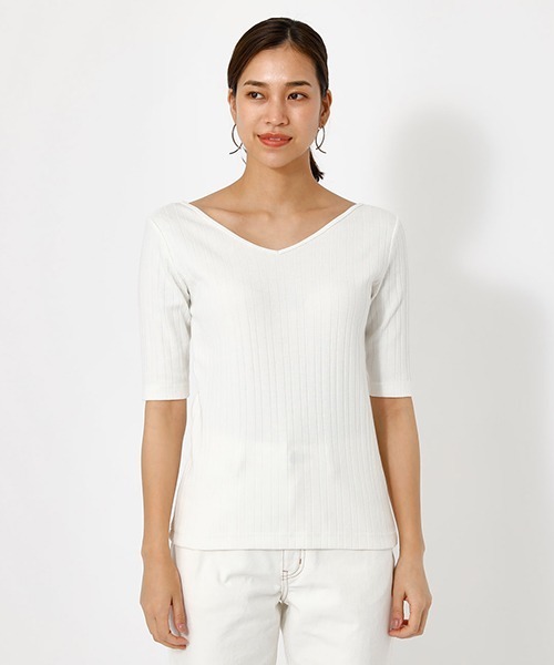 AZUL by moussy（アズールバイマウジー）の「2WAY RIB CUT TOPS/2WAYリブカットトップス【MOOK52掲載 90455】（Tシャツ/カットソー・レディース・ライトパープル/ブラック/ホワイト系その他/オフホワイト/ライトカーキ・LARGE/SMALL/MEDIUM）」の13枚目の写真